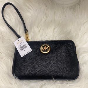 Michael kors wristlet